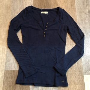 Hollister long sleeve shirt size medium
